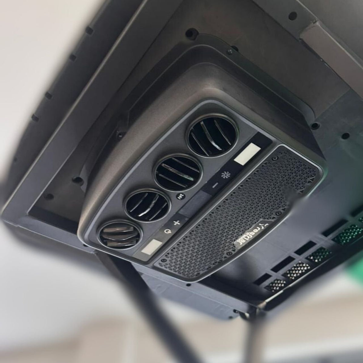 Ar-Condicionado De Teto para Volvo NEW FH 24Volts RT8000 - 2.200w 7.500BTUS