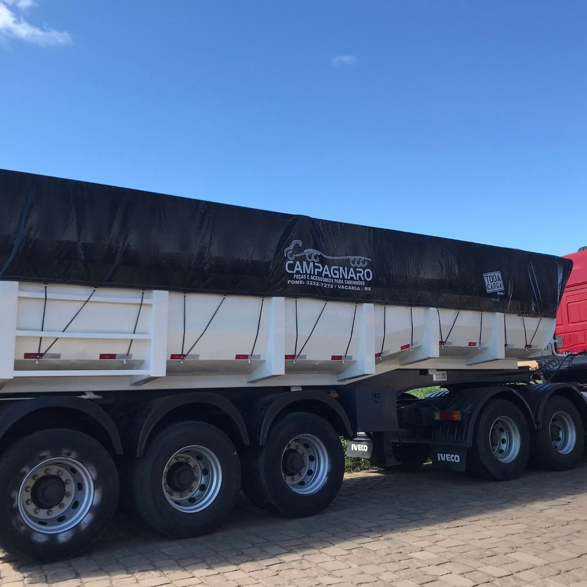 Lona de Vinil para caminhão 8,5 x 4,5 Metros (Impermeável)