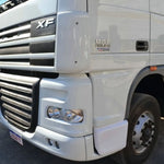 Tampa Estribo DAF XF Par Polímero Branco Esquerdo Direito
