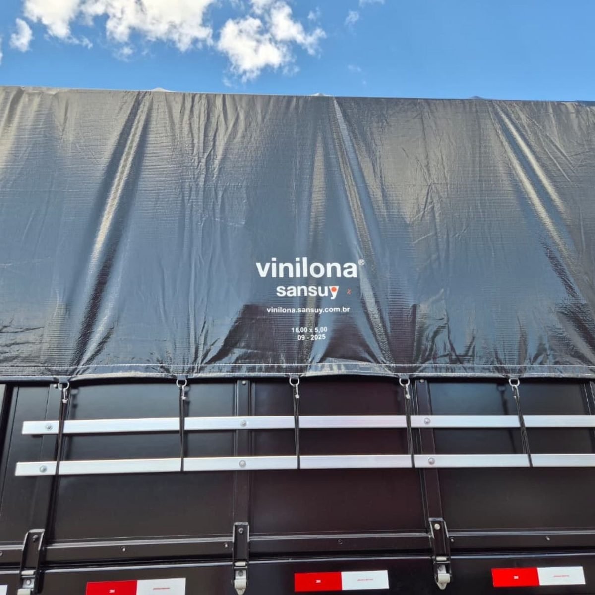 Lona de Vinil para caminhão Com Bojo 16,70 x 5,10 Metros (Impermeável)