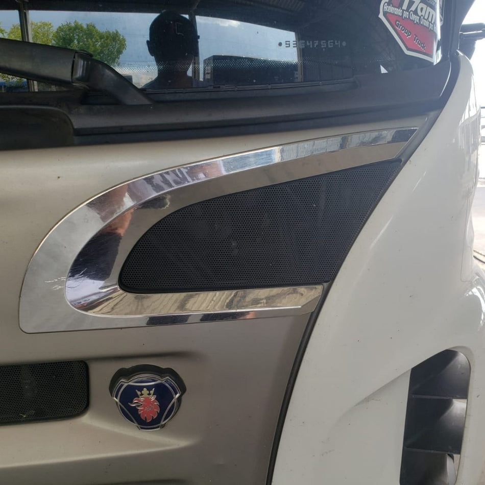 Par Acabamento Entrada de Ar Scania P Série 5 Cromado