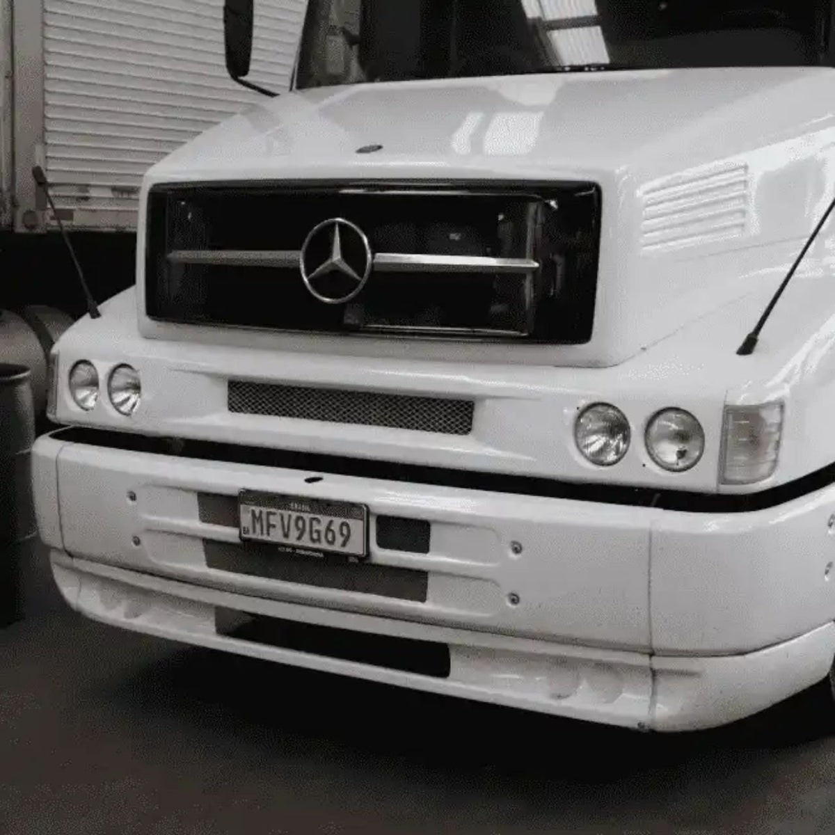 Spoiler Mercedes-Benz 1620 Atron (Plástico)