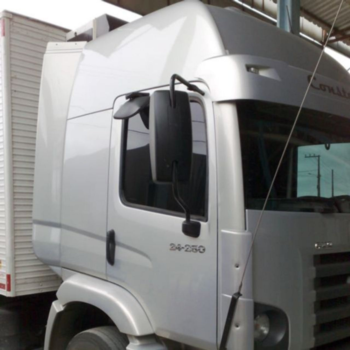 Defletor de Ar Volkswagen Constellation Cabine Alta Laterais - Rodoplast