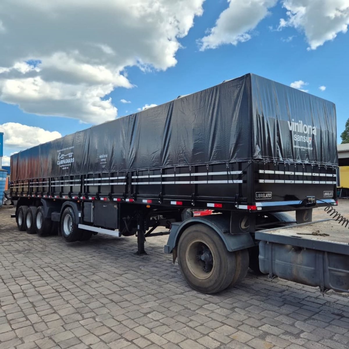 Lona de Vinil para caminhão Com Bojo 16,70 x 5,10 Metros (Impermeável)
