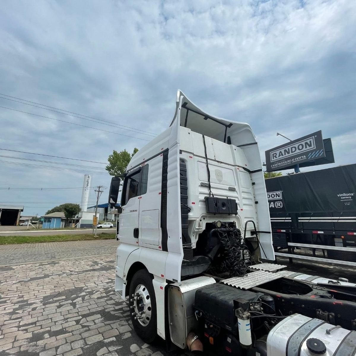 Defletor de Ar Man TGX Cabine Alta e Volkswagen Meteor Completo - Rodoplast