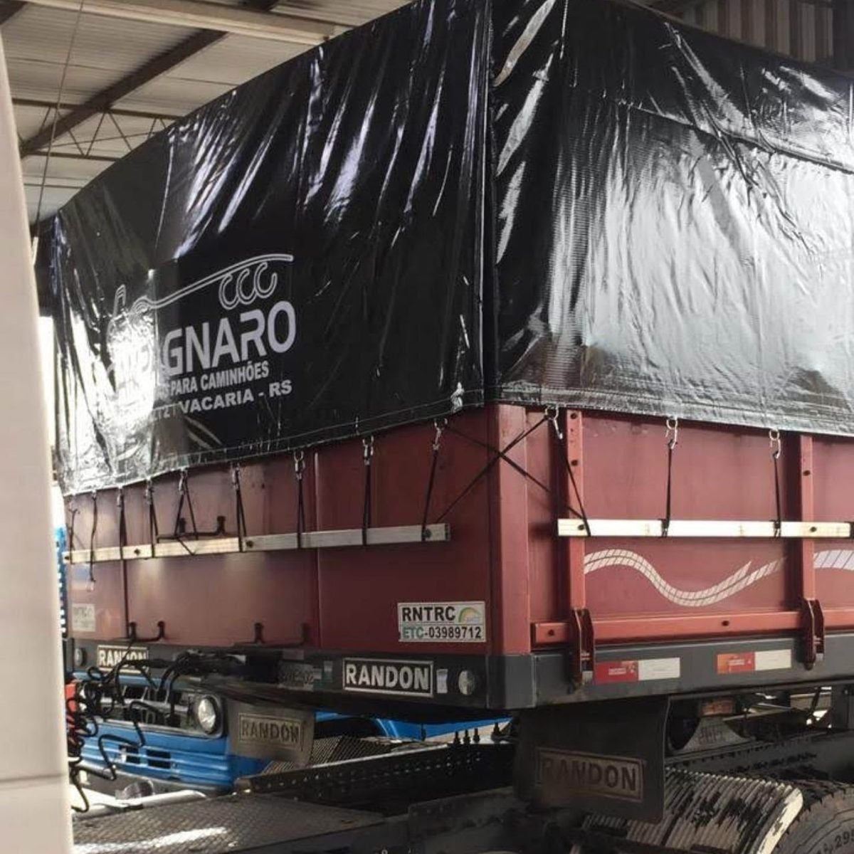 Lona de Vinil para caminhão Com Bojo 16,70 x 5,10 Metros (Impermeável)
