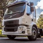 Tela Acabamento Para-choque Superior Volvo VM 2014+