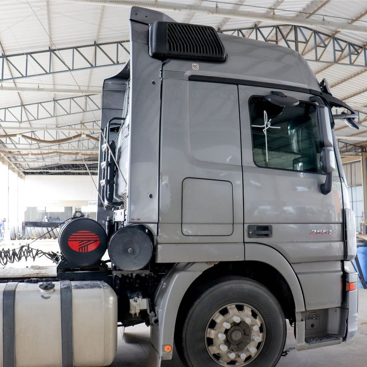 Defletor de Ar Mercedes-Benz Actros Cabine Alta Com Teto - Rodoplast