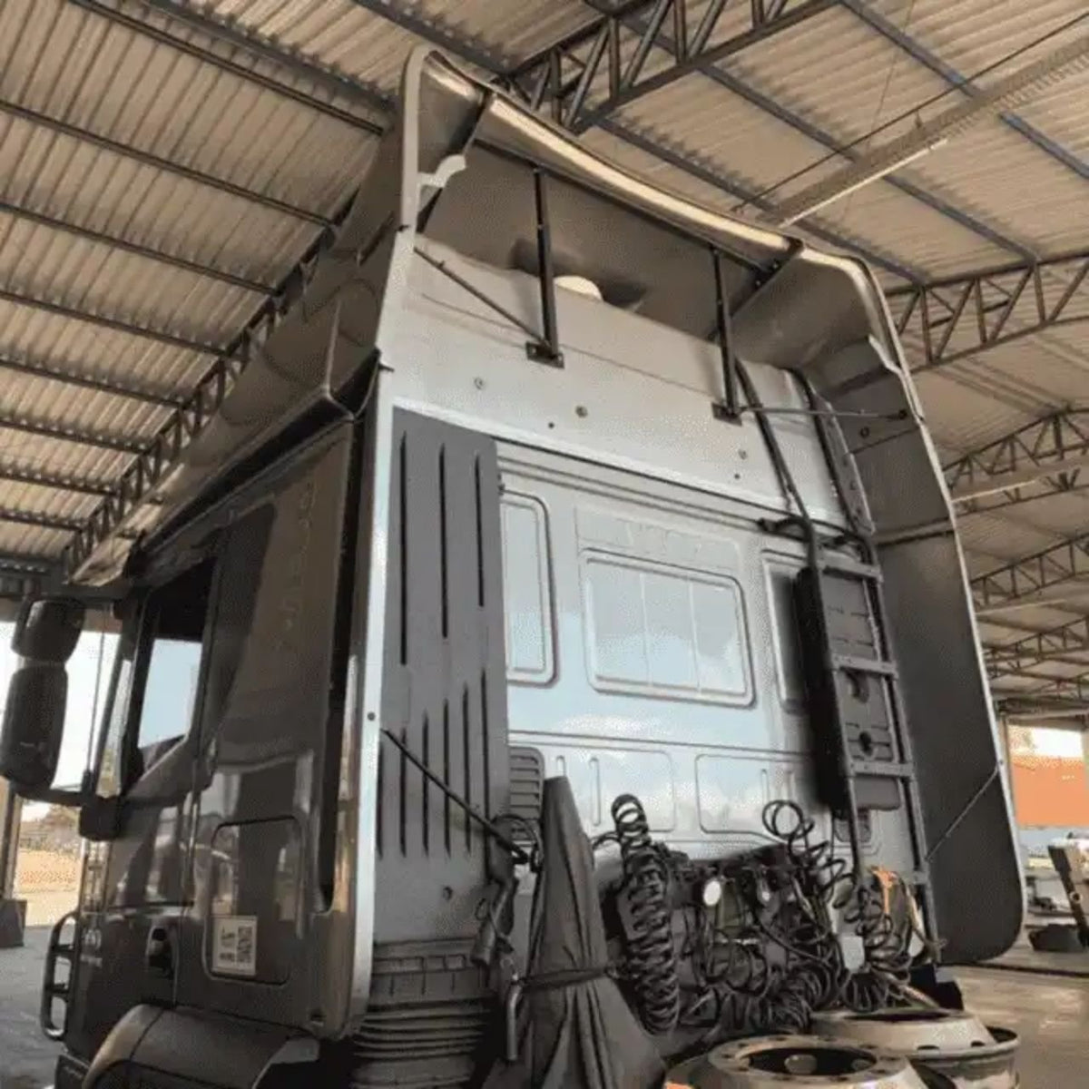 Defletor De Ar Iveco Cursor Tector Cabine Alta Leito - Rodoplast