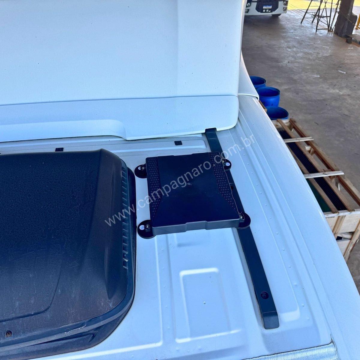 Case Suporte Fechado para Teto Starlink Mini para caminhão com Imã